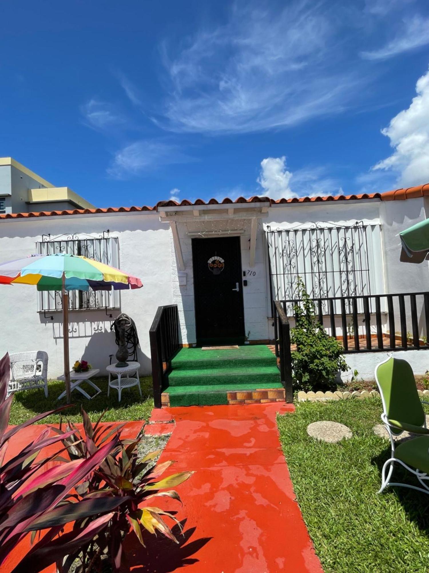Habitacion Centrica Calle 8 Miami Bagian luar foto